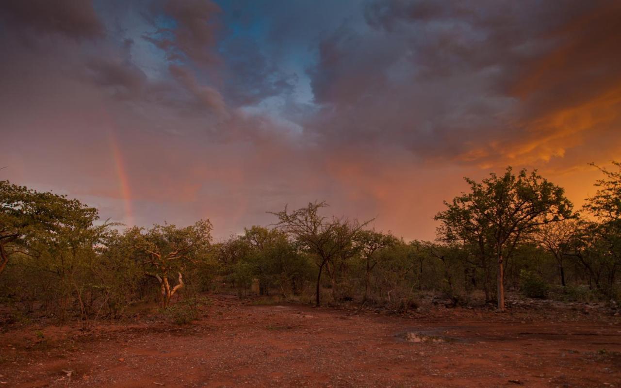 Etosha Village Campsite Okaukuejo Exteriör bild